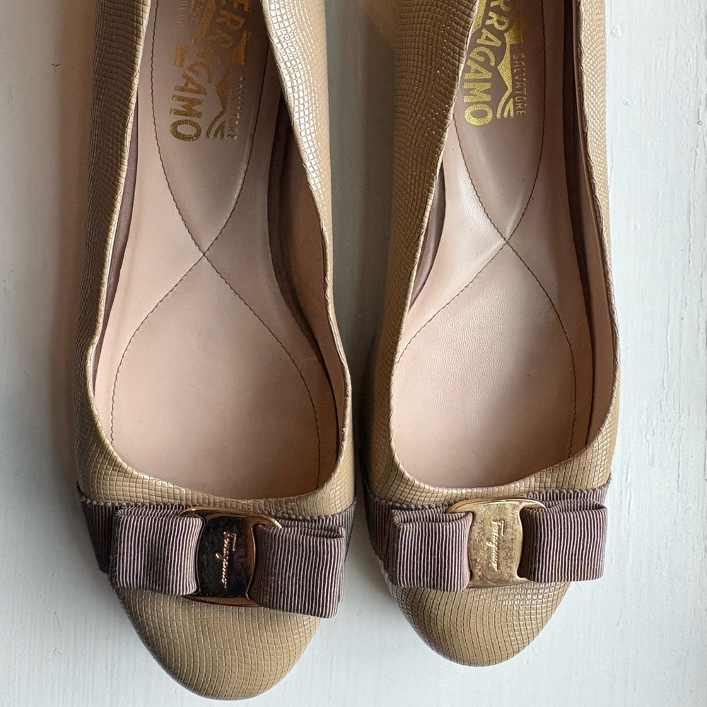 Salvatore Ferragamo Taupe Textured Flats with Bow size 9